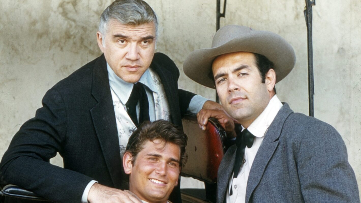 Lorne Greene, Michael Landon, Pernell Roberts in Bonanza