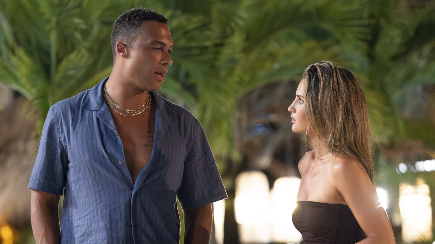 Dale Moss and Kat Izzo in the July 21 episode of 'Bachelor in Paradise'
