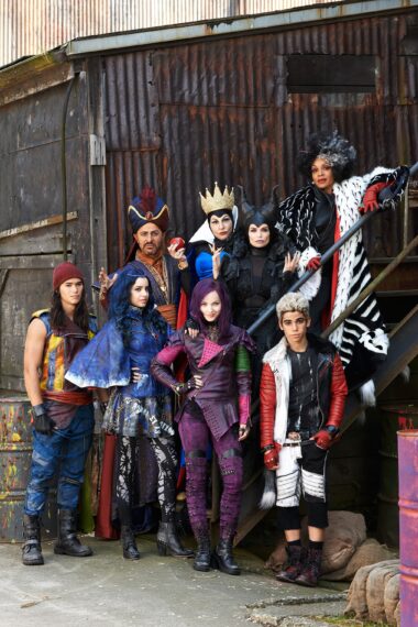 Maz Jobrani, Kathy Najimy, Kristin Chenoweth, Wendy Raquel Robinson,(bottom): Booboo Stewart, Sofia Carson, Dove Cameron, Cameron Boyce of 'Descendants'