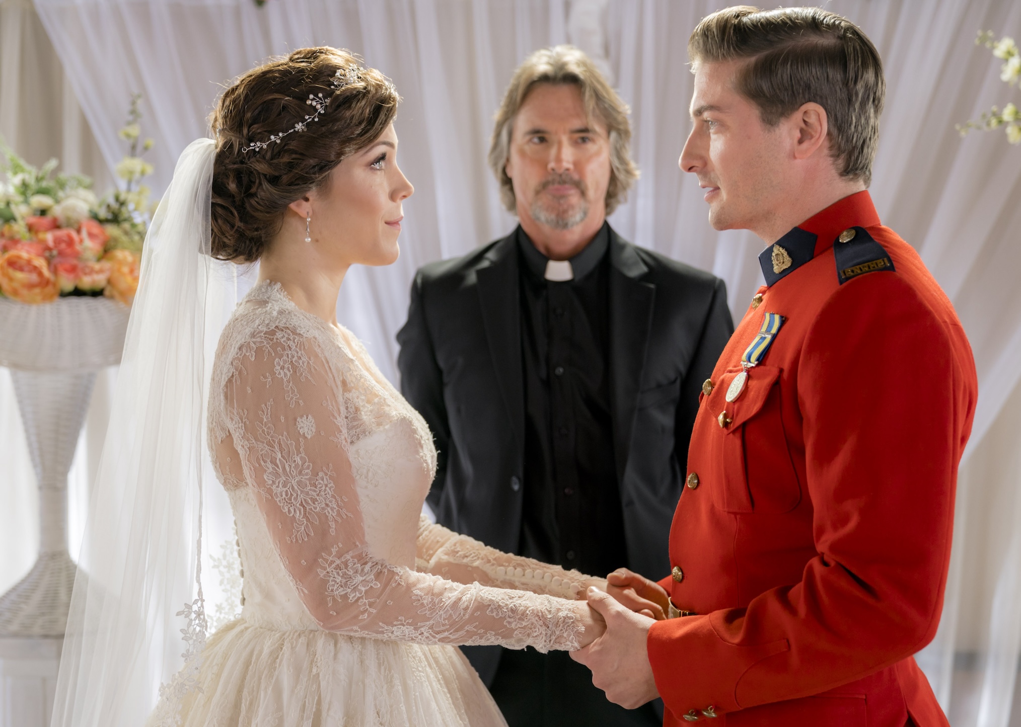 Erin Krakow and Daniel Lissing as Elizabeth and Jack in 'When Calls the Heart' Season 5