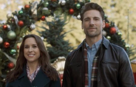 Lacey Chabert and Andrew Walker — 'She's Making a List' Set