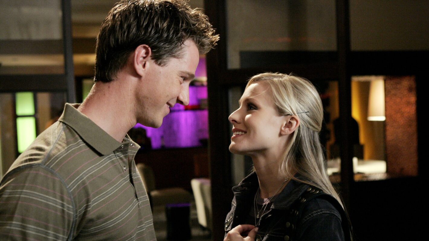 Jason Dohring, Kristen Bell as Logan and Veronica on 'Veronica Mars'