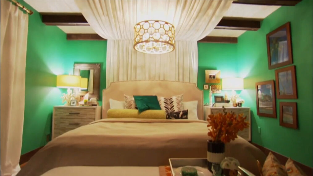 A bedroom on 'Mom Caves'