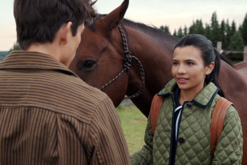 Ashby Gentry as Alex, Nikki Rodriguez as Jackie in 'My Life With the Walter Boys' Season 2 Episode 6