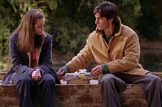 Rory and Jess have a picnic on the lake