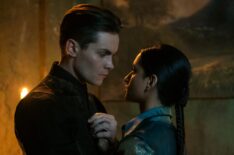 Freddy Carter as Kaz Brekker, Amita Suman as Inej Ghafa in episode 206 of Shadow and Bone