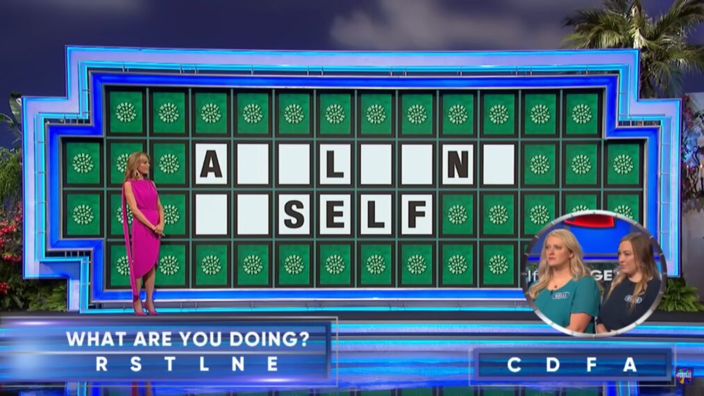 Kelli Mullen and Emma Paulson solve the Bonus Round on October 29, 2024