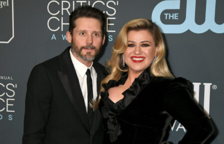 SANTA MONICA, CALIFORNIA - JANUARY 12: Brandon Blackstock (L) and Kelly Clarkson attend the 25th Annual Critics' Choice Awards at Barker Hangar on January 12, 2020 in Santa Monica, California. (Photo by Jeff Kravitz/FilmMagic)