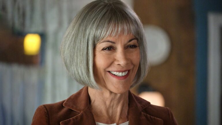 Wendi Malick as Gusin The Chicken Sisters Season 2