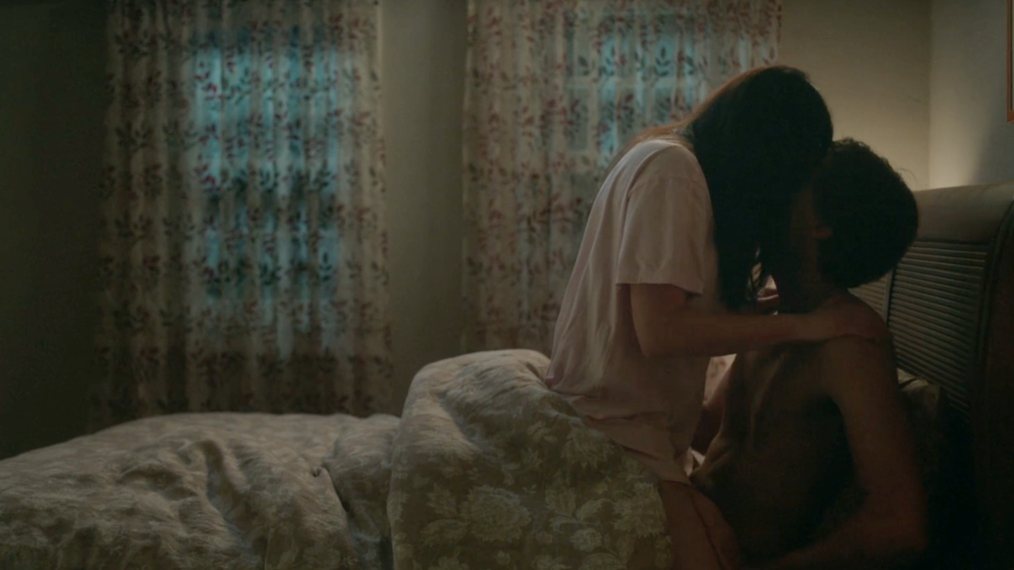 Lola Tung and Christopher Briney as Belly and Conrad in The Summer I Turned Pretty - Last Time
