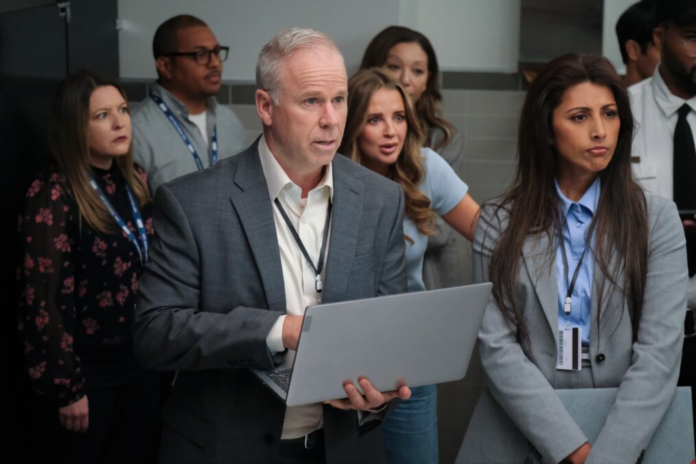 Gerry Dee and Reshma Shetty in 'DMV' Season 1