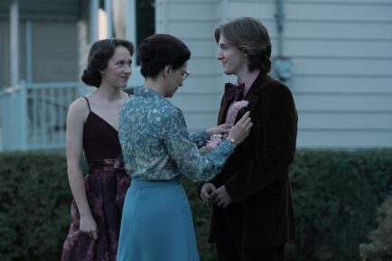 Lynn Meadows (Megan Murphy), Rosemarie Szyc (Krista Bridges), and Johnny Szyc (Levi Shelton) appear in Devil in Disguise: John Wayne Gacy.Photo: Brooke Palmer/Peacock