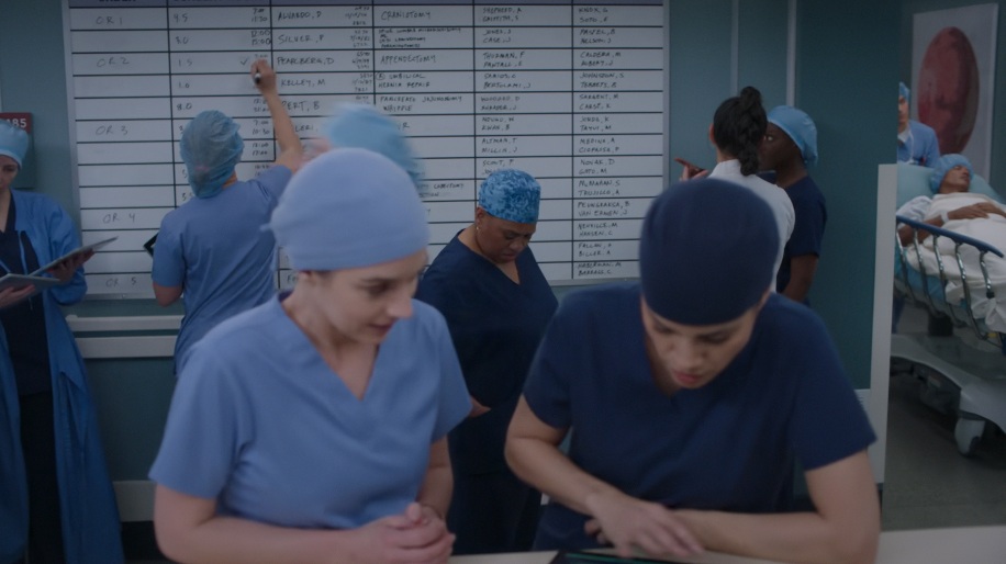 ‘Gray’s Anatomy’ Character’s Destiny Hinted in Behind-the-Scenes Picture