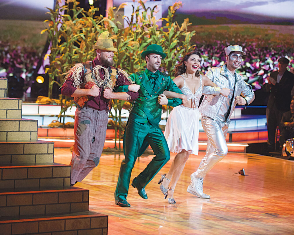 JAMES HINCHCLIFFE, JENNA JOHNSON DANCING WITH THE STARS - 