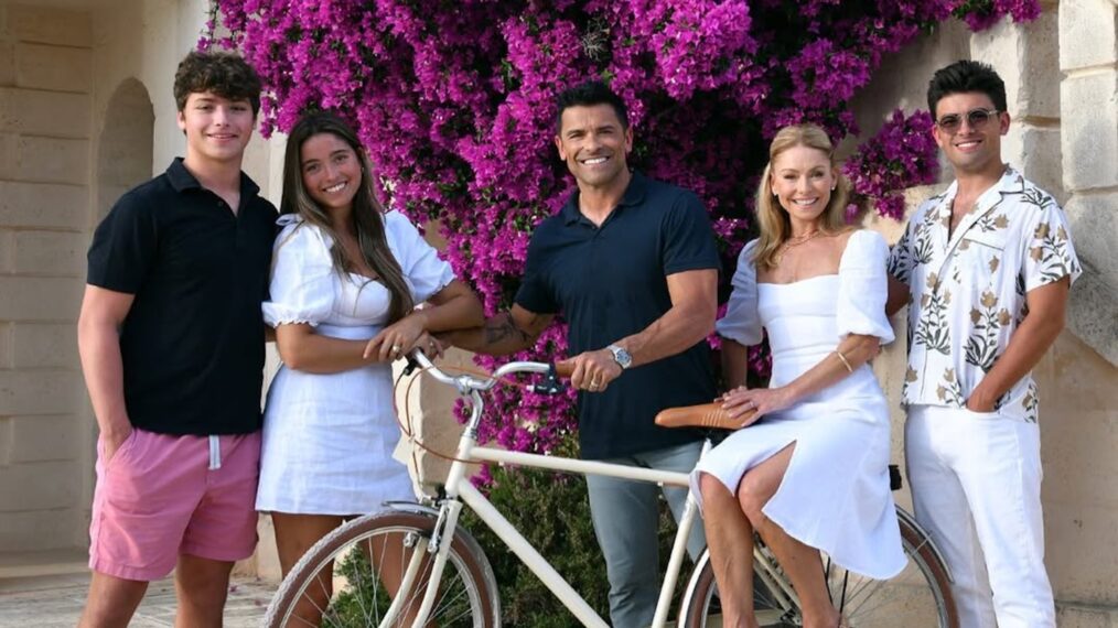 Joaquin Consuelos, Lola Consuelos, Mark Consuelos, Kelly Ripa, and Michael Consuelos, Instagram, October 2022.