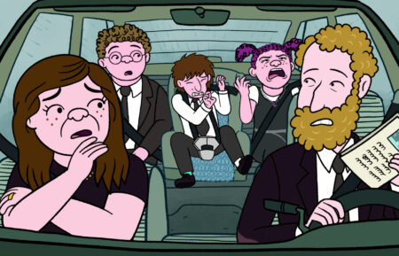 Long Story Short (L to R) Lisa Edelstein as Naomi Schwartz, Ben Feldman as Avi Schwooper, Max Greenfield as Yoshi Schwooper, Abbi Jacobson as Shira Schwooper and Paul Reiser as Elliot Cooper in Long Story Short. Cr. COURTESY OF NETFLIX © 2025