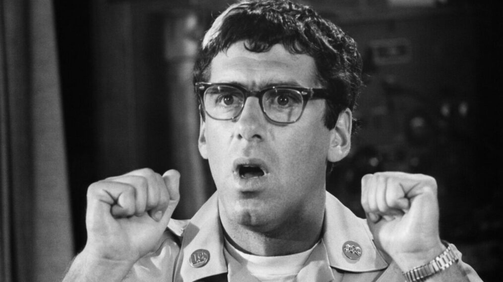 WHIFFS, Elliott Gould, 1975