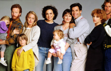 THIRTYSOMETHING, (L-R), Rachel Nagler, Timothy Busfield, Patricia Wettig, Jason Nagler, Polly Draper, Mel Harris, Brittany Craven, Ken Olin, Melanie Mayron, Peter Horton, 1988.