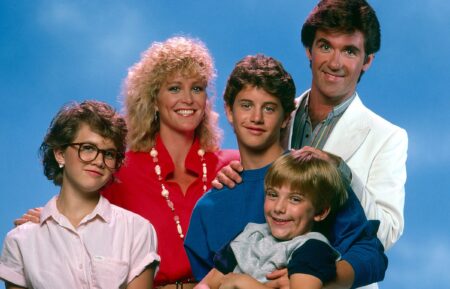 GROWING PAINS, from left: Tracey Gold, Joanna Kerns, Kirk Cameron, Jeremy Miller, Alan Thicke (1985), 1985-1992