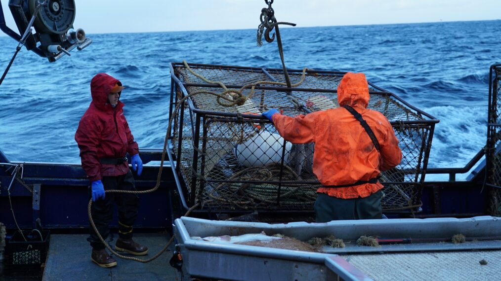 Titan Explorer crew preparing pot to set