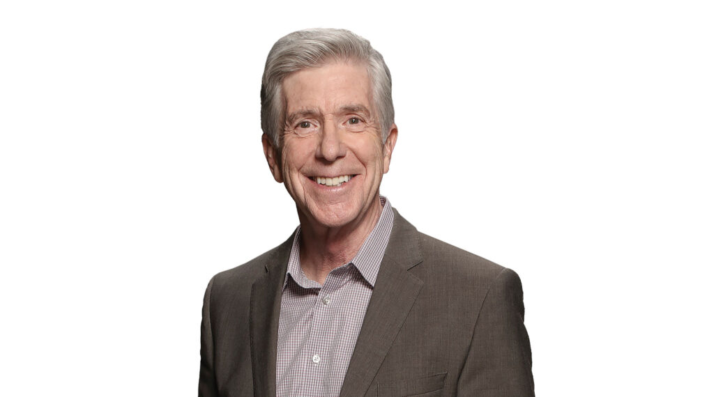 THE WHEEL -- 'Fish N' Chips & Gold Medal Flips' Episode 105 -- Pictured: Tom Bergeron