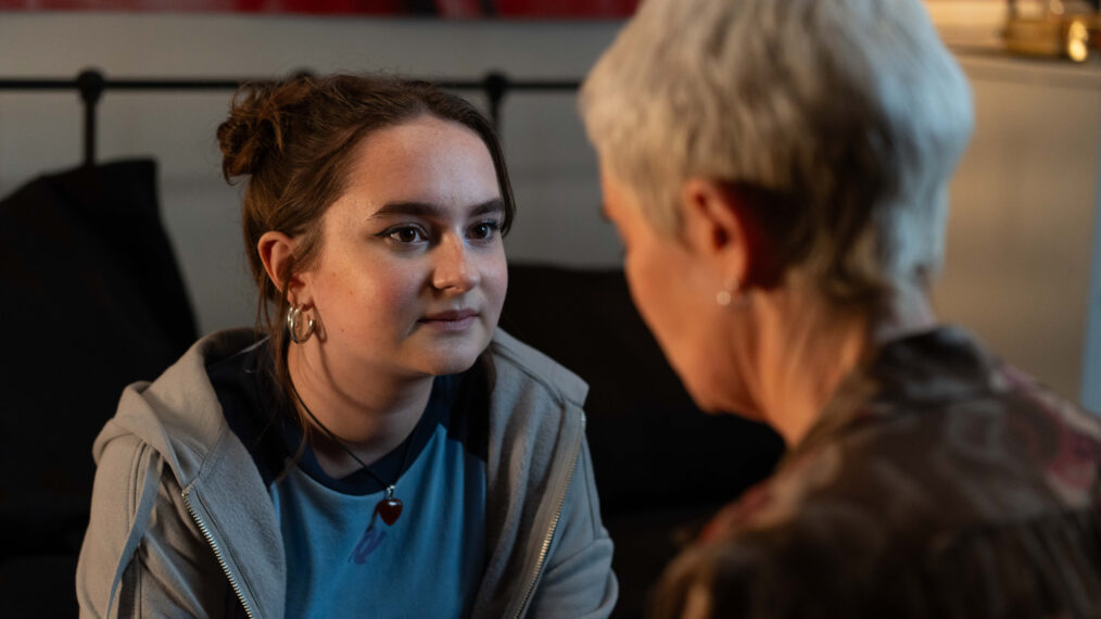 Taylor Cooper (Pixie Davies), Juliet Cooper (Victoria Hamilton) in 'Unforgotten' Season 6