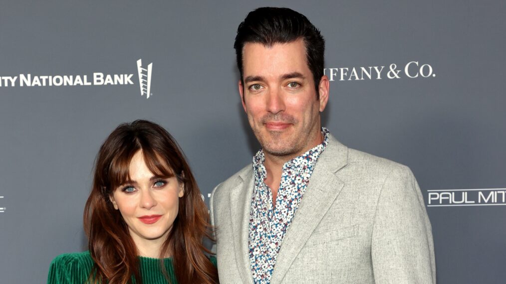 Zooey Deschanel and Jonathan Silver Scott attend the Baby2Baby 10-Year Gala presented by Paul Mitchell on November 13, 2021 in West Hollywood, California.