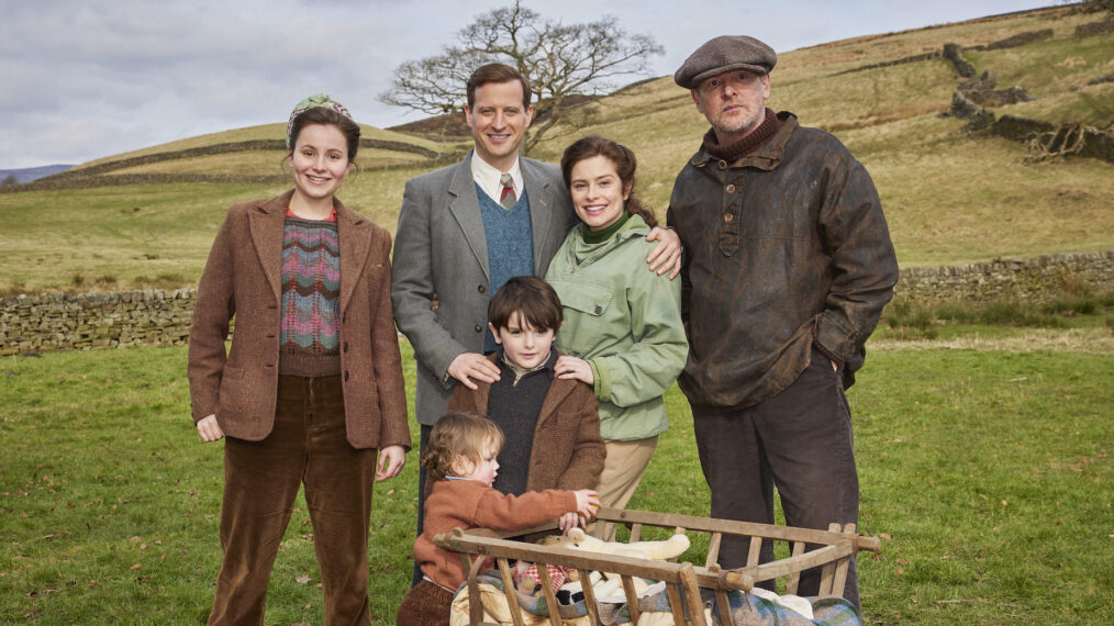 Jenny Alderson (Imogen Clawson), Rosie Herriot (Autumn/Arlie Doyle), Jimmy Herriot (Thomas Riches), James Herriot (Nicholas Ralph), Helen Herriot (Rachel Shenton), Richard Alderson (Tony Pitts) in 'All Creatures Great and Small' Season 6