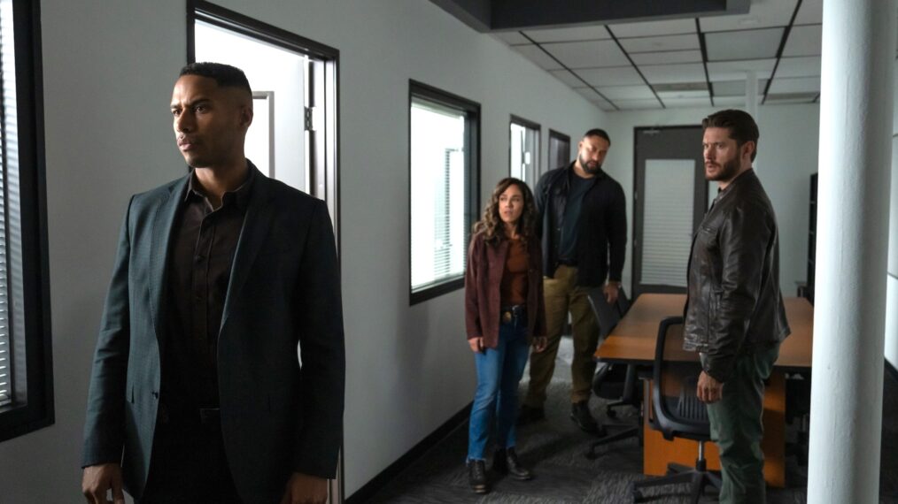 Elliot Knight as Keyonte Bell, Jessica Camacho as Amber Oliveras, Uli Latukefu as Luke Finau, and Jensen Ackles as Mark Meachum — 'Countdown' Season 1 Episode 9