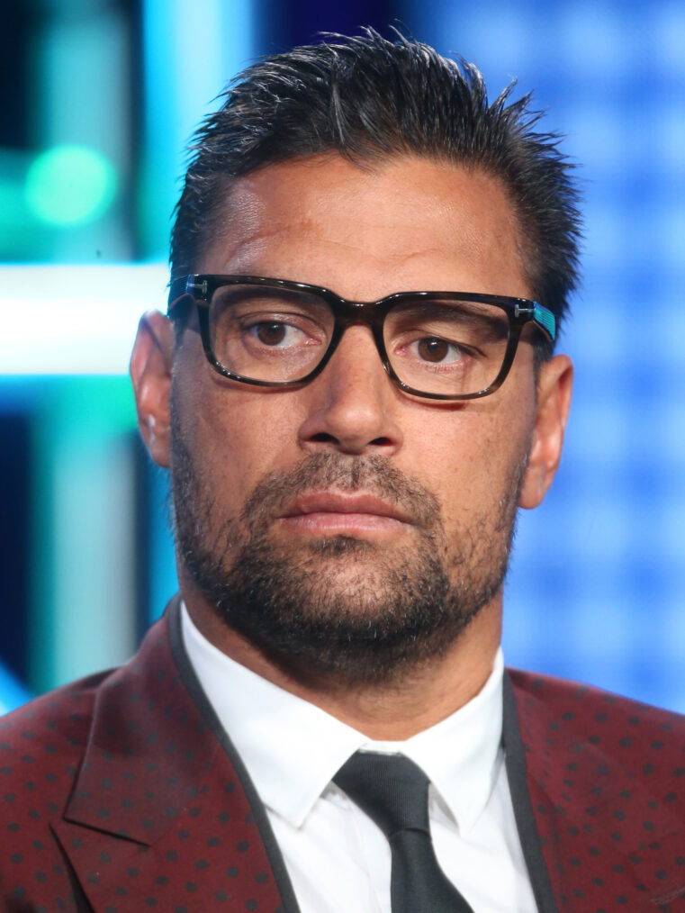 Manu Bennett