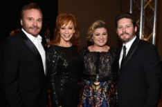 Narvel Blackstock, Reba McEntire, Kelly Clarkson, and Brandon Blackstock in 2015