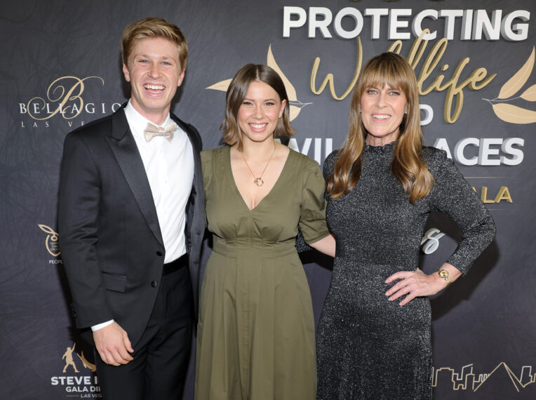 Robert Irwin, Bindi Irwin and Terri Irwin attend the Steve Irwin gala to support the Wildlife Warriors conservationist organization