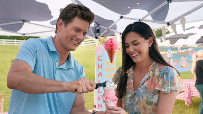 Ryan McPartlin and Taylor Cole in 'Double Scoop'