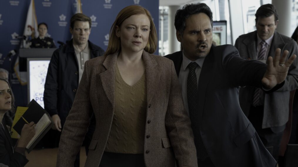 Jake Lacy as Peter, Sarah Snook as Marissa, Michael Peña as Detective Alcaras