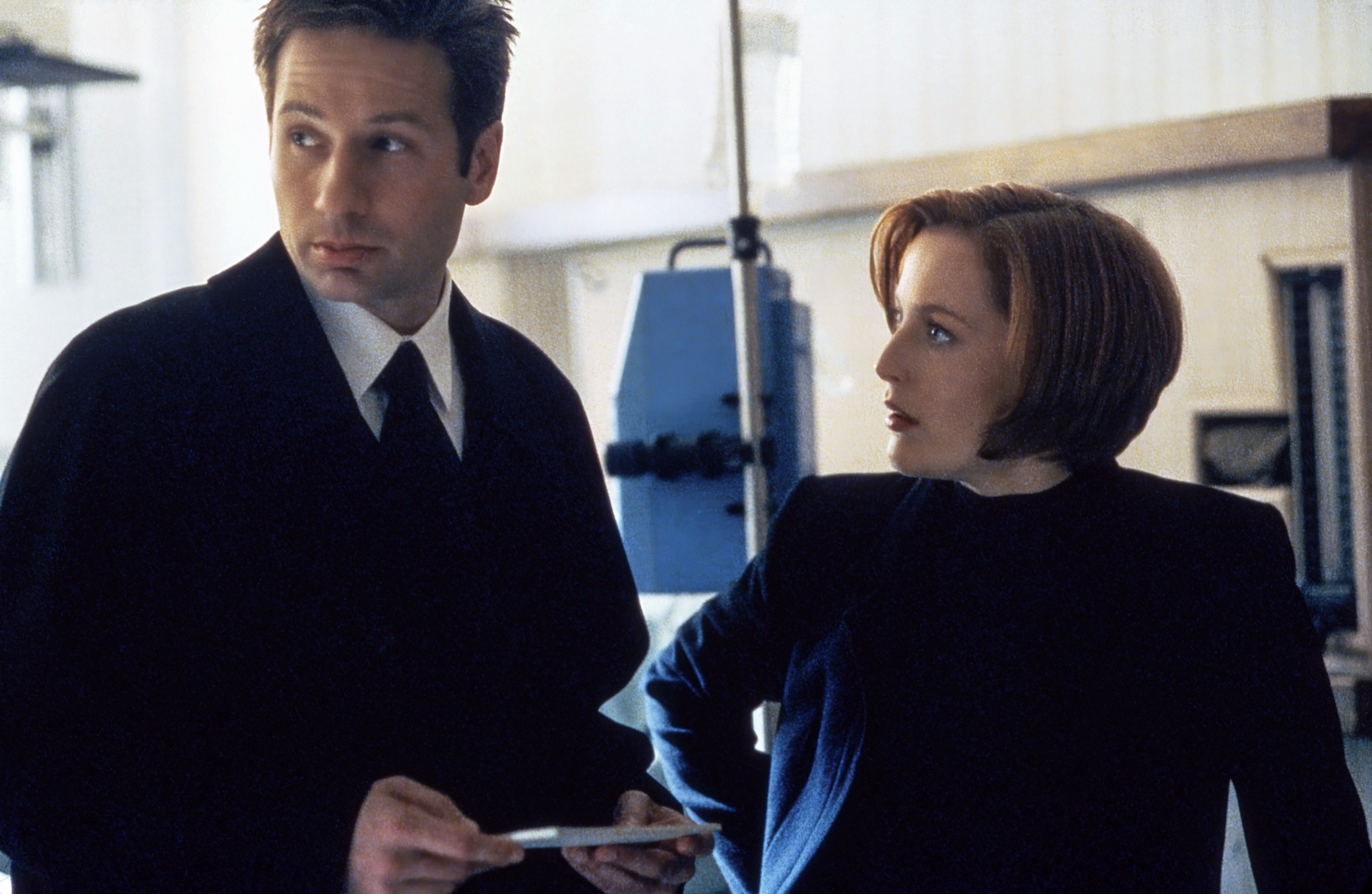David Duchovny, Gillian Anderson in Season 7 of 'The X Files'