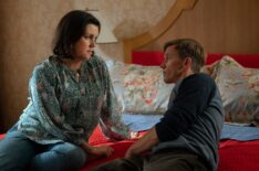 Melanie Lynskey as Shauna and Warren Kole as Jeff Sadecki in Yellowjackets Season 3