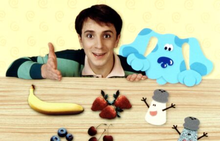 BLUE'S CLUES, Steve Burns, Blue the Dog, 1996-, © Nickelodeon Network / Courtesy: Everett Collection
