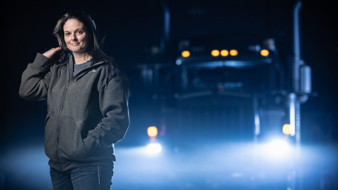 'Ice Road Truckers' Season 12 Premiere: Lisa Kelly Faces Perilous First Run