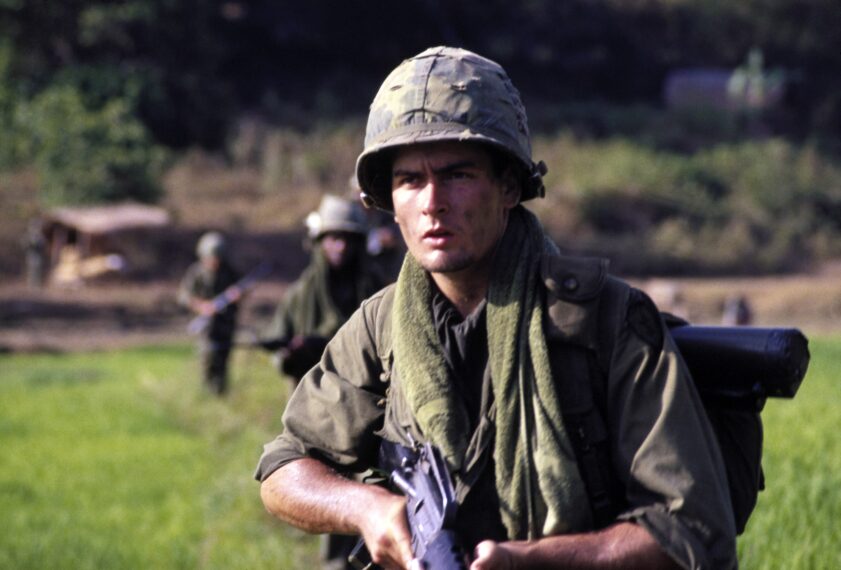PLATOON, Charlie Sheen, 1986. (c) Orion Pictures/ Courtesy: Everett Collection.