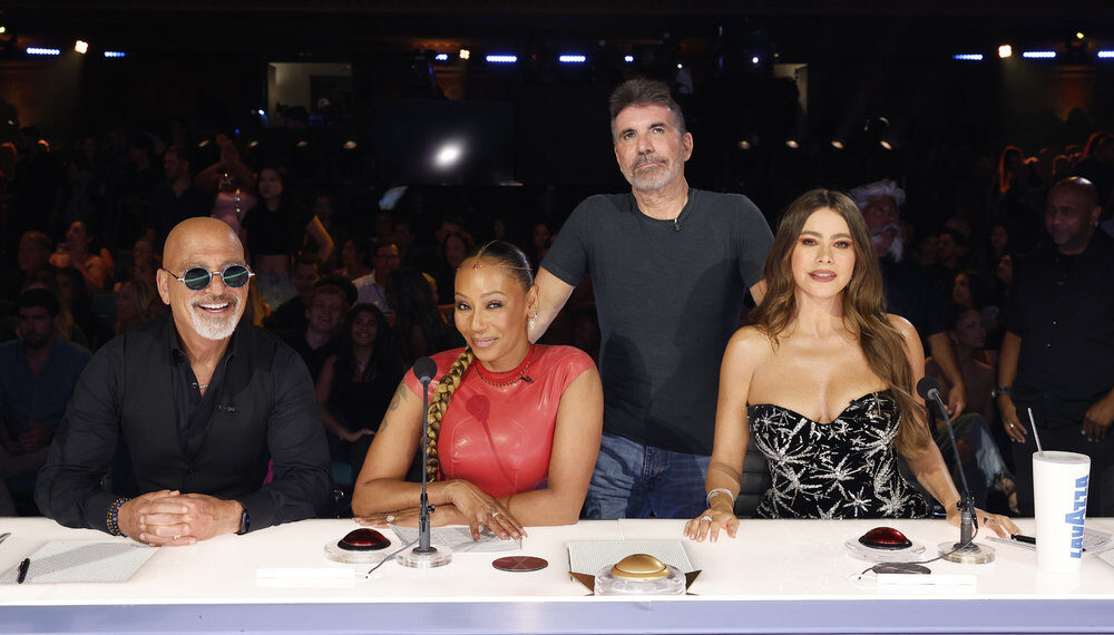 Semi-Final Episode 2018 -- Pictured: (l-r) Howie Mandel, Mel B, Simon Cowell, Sofia Vergara