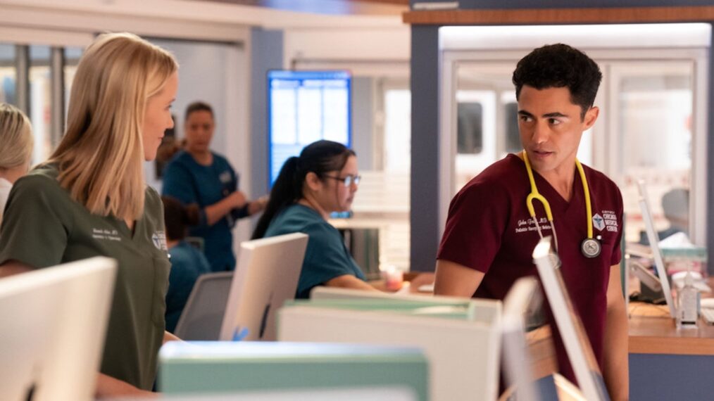 Jessy Schram as Dr. Hannah Asher, Darren Barnet as Dr. John Frost — 'Chicago P.D.' Season 11 Premiere 