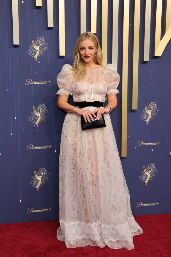 Abby Elliott at the 2025 Emmys