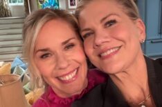 Leanne Morgan and Kristen Johnston on the set of 'Leanne' Season 2