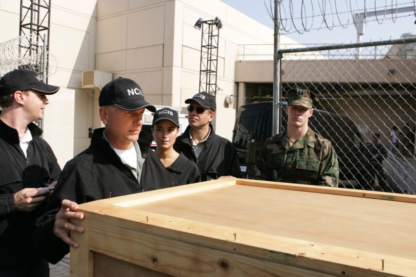 Sean Murray as McGee, Mark Harmon as Gibbs, Cote de Pablo as Ziva, and Michael Weatherly as Tony — 'NCIS' Season 6 Episode 8 "Cloak"