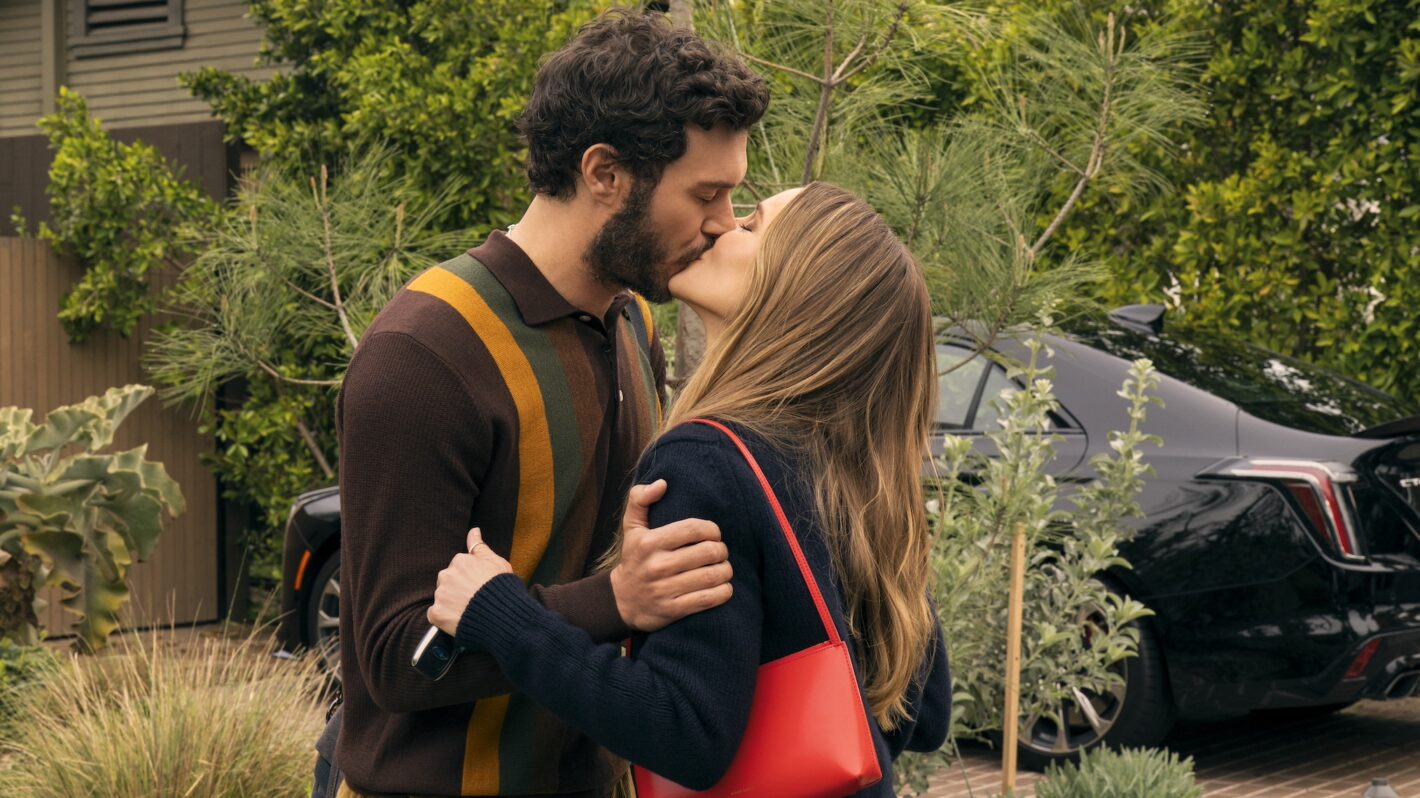 Adam Brody as Noah, Kristen Bell as Joanne in episode 207 of Nobody Wants This