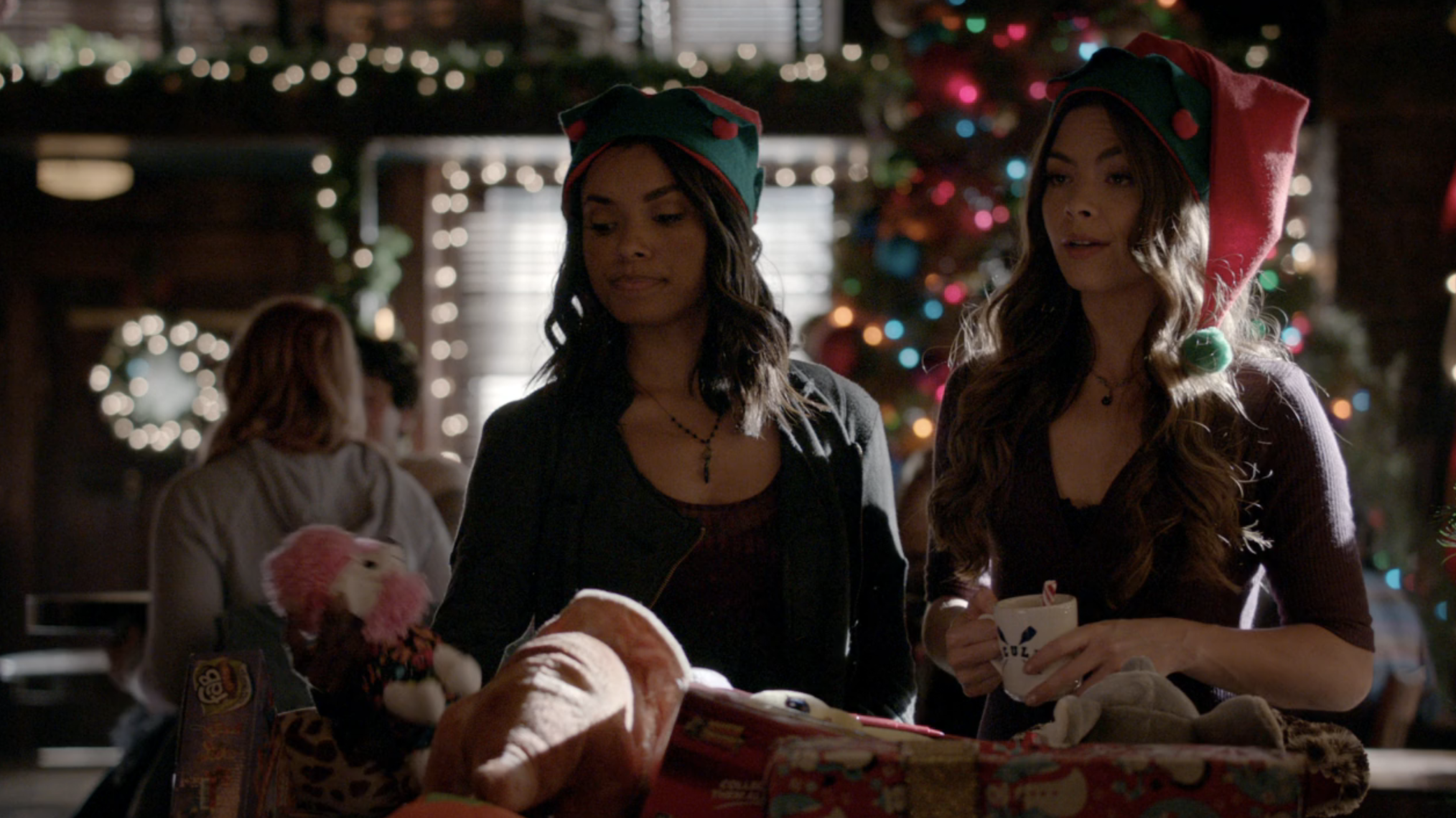 Scarlett Byrne and Kat Graham as Nora and Bonnie on 'The Vampire Diaries'