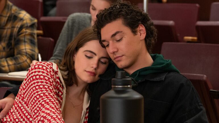 Ella Bright and Belmont Cameli as Hannah and Garrett in 'Off Campus'