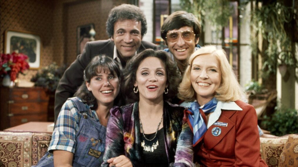 RHODA, clockwise from top left, David Groh, Ron Silver, Anne Meara, Valerie Harper, Julie Kavner, 1974-78 (1976 photo)
