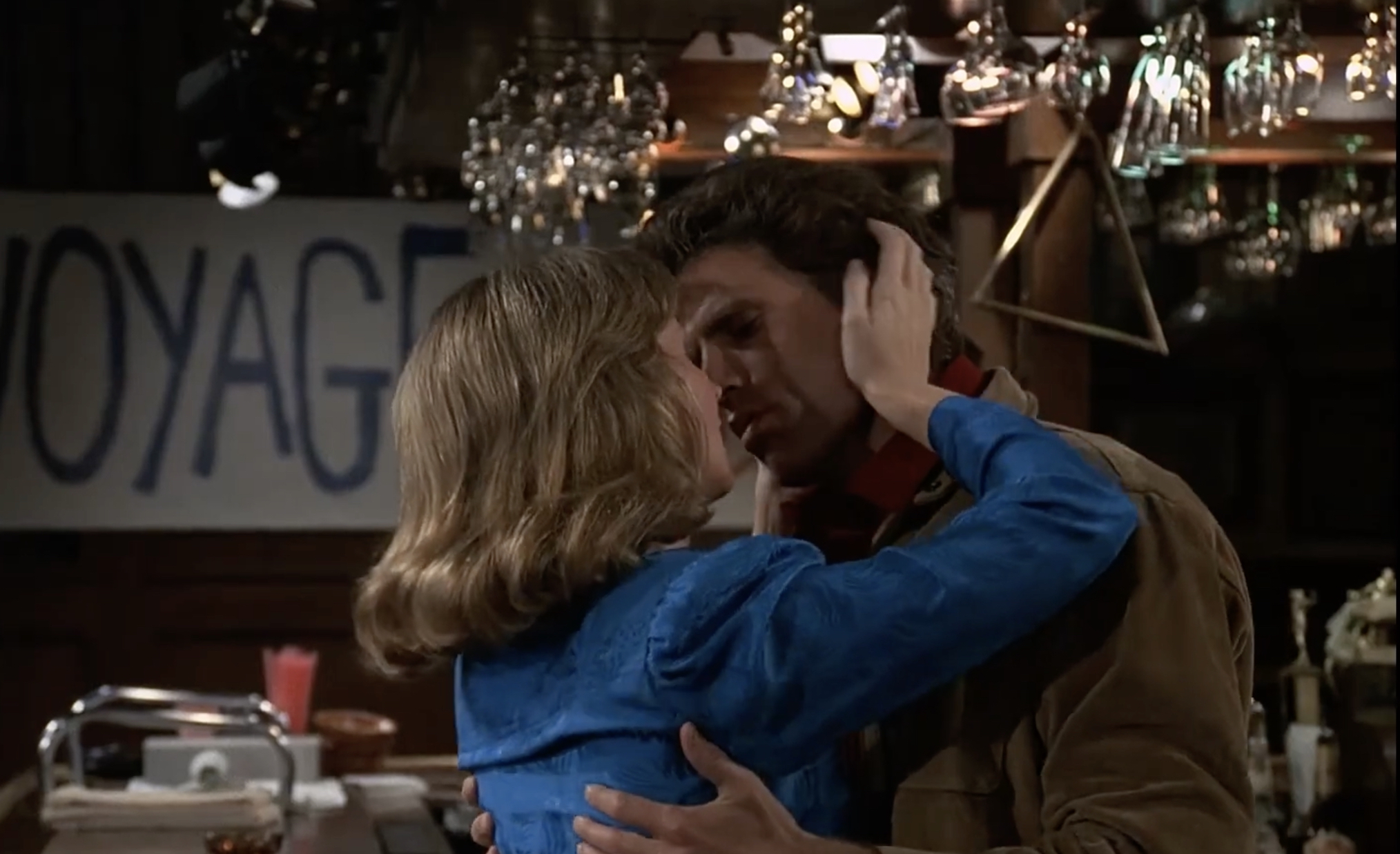 Sam and Diane kiss in Cheers