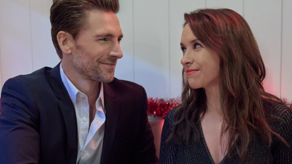 Andrew Walker and Lacey Chabert in 'She's Making a List'